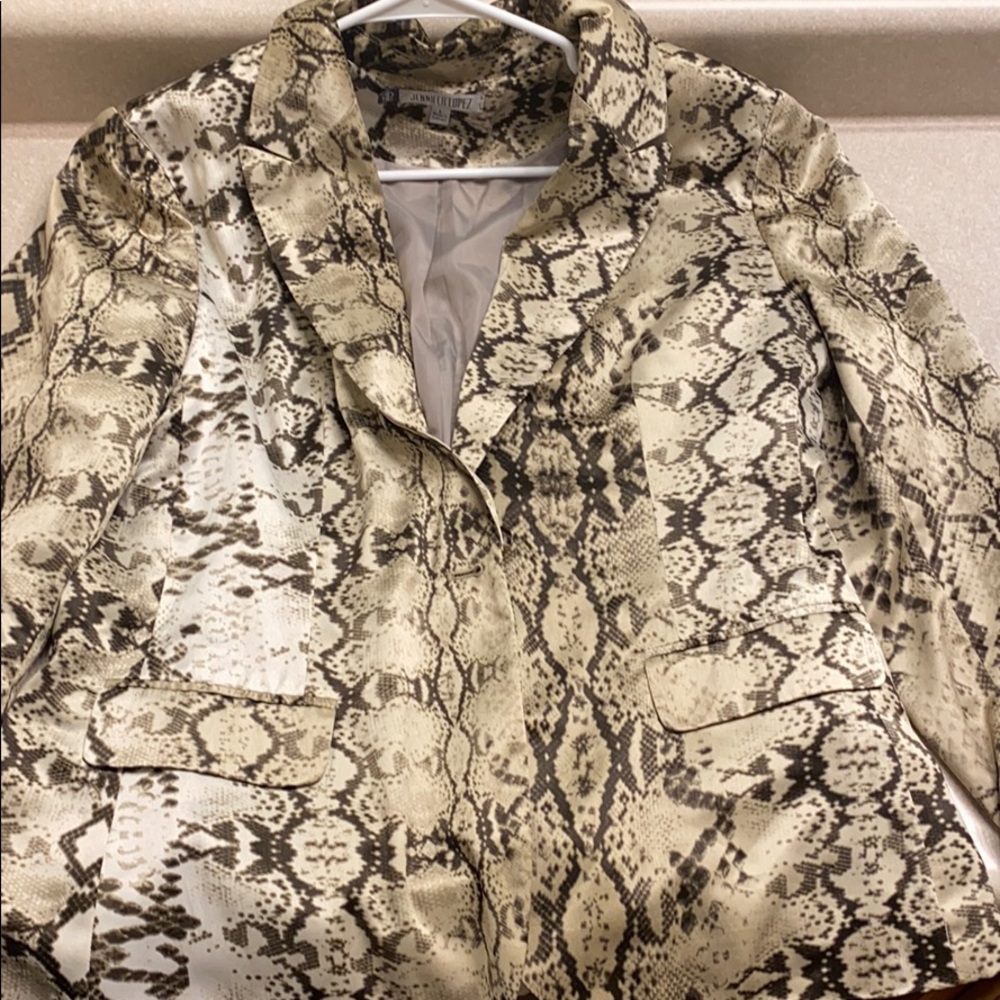 Jennifer Lopez Snakeskin Suit